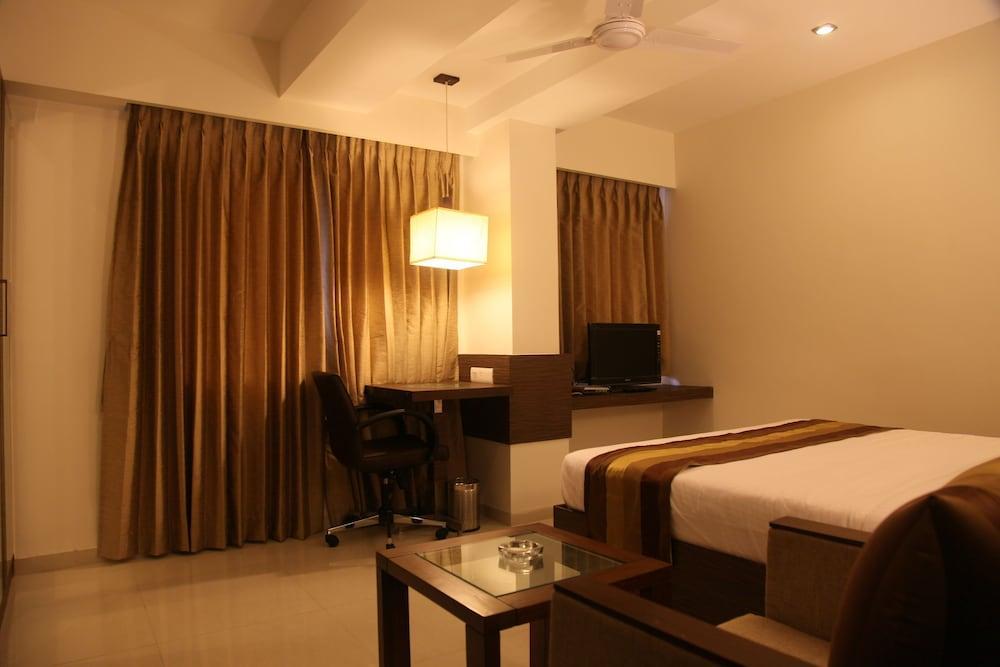 Le Grande Residency -Unmarried Couples Are Not Allowed Ahmedabad Buitenkant foto
