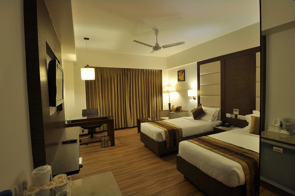 Le Grande Residency -Unmarried Couples Are Not Allowed Ahmedabad Buitenkant foto
