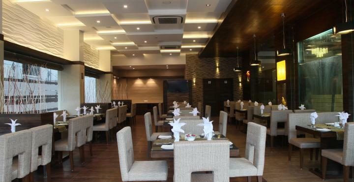 Le Grande Residency -Unmarried Couples Are Not Allowed Ahmedabad Buitenkant foto